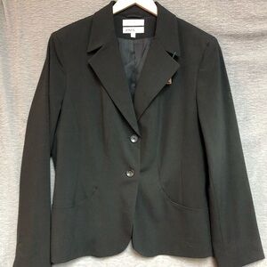 Jones and Company, 16 stretch black blazer, jacket, two buttons, two pockets